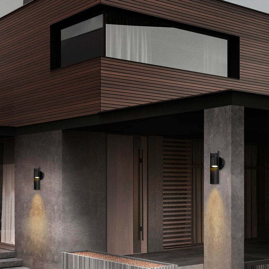 Hugo Outdoor Wall Sconce