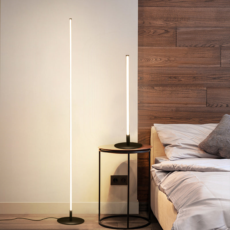 Minimalist Léger LED Floor Lamp